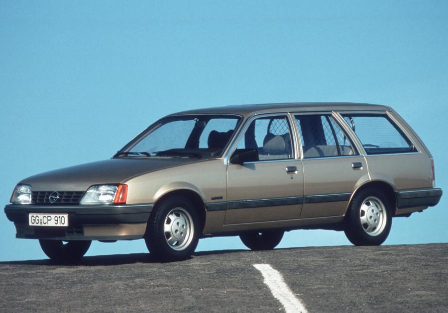  Opel Rekord Caravan 1982 года  (фото 4 из 5)